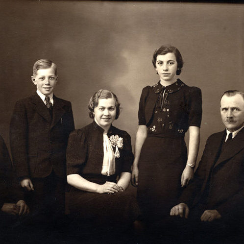 Elias Sørensen med familie ca. 1945